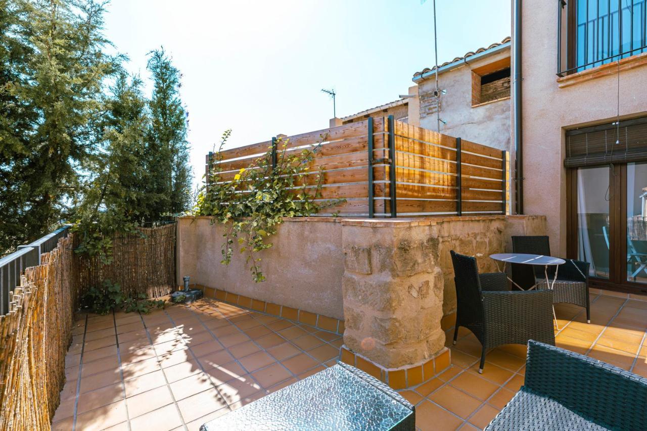 Apartamentos Vino Tinto Adahuesca Bagian luar foto