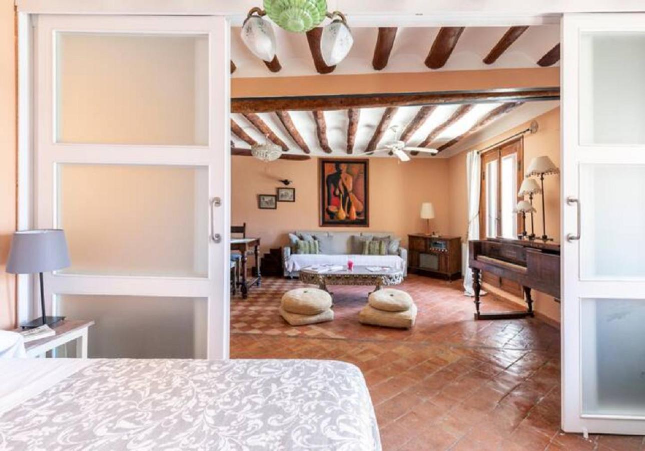 Apartamentos Vino Tinto Adahuesca Bagian luar foto
