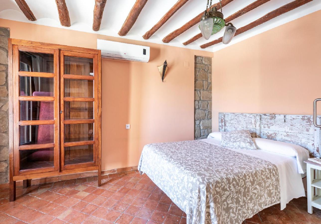 Apartamentos Vino Tinto Adahuesca Bagian luar foto